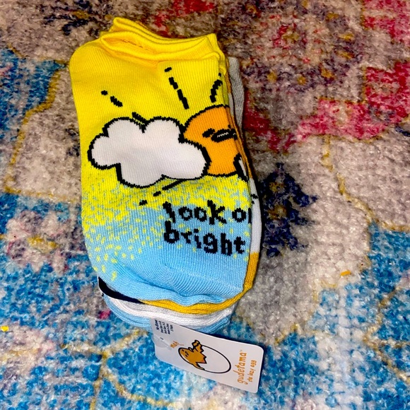Gudetama the Lazy Egg Socks. NWT 5 pair Sanrio HK - Picture 1 of 5